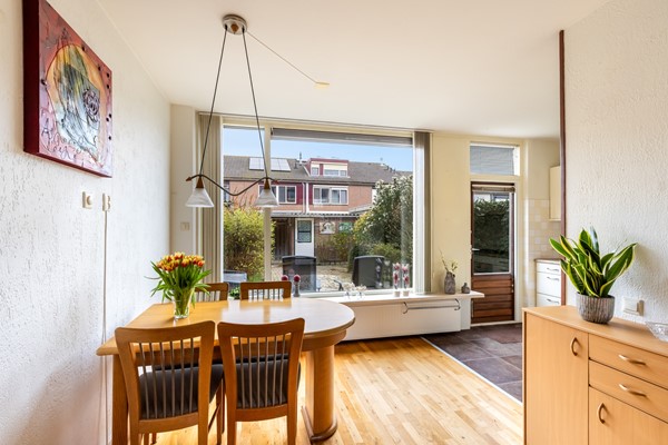 Foto - Te koop: tussenwoning gelegen aan groenvoorziening